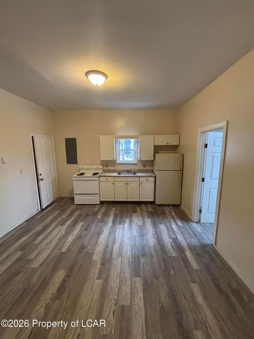 2a-381 Main Rd, Hanover Township, PA, 18706-6048 | Card Image