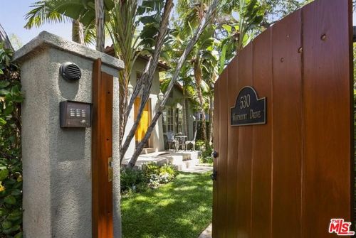 530 Westmount Dr, West Hollywood, CA, 90048-2006 | Card Image