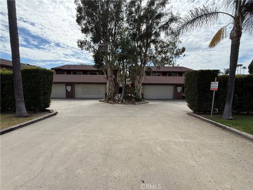 860 N Glassell St, Orange, CA, 92867-6754 | Card Image