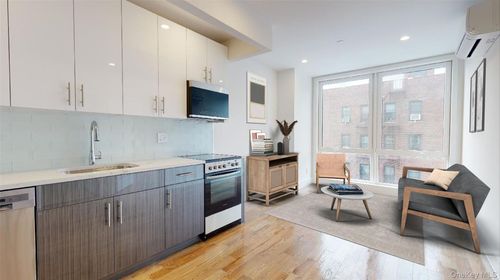 5b-138-28 Queens Blvd, Briarwood, NY, 11435-2642 | Card Image