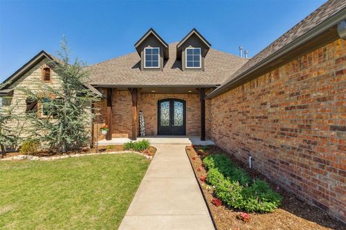 3692 River Valley Dr, Newcastle, OK, 73065-4072 | Card Image