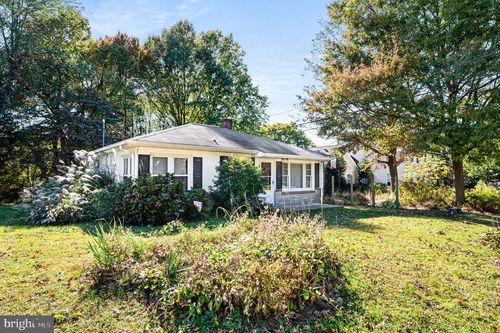 10 W Summit Ave, OXFORD, PA, 19363-1336 | Card Image