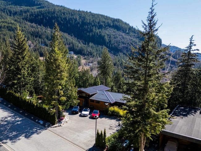 1024 Goat Ridge Drive, House other with 7 bedrooms, 4 bathrooms and 6 parking in Squamish BC | Image 5