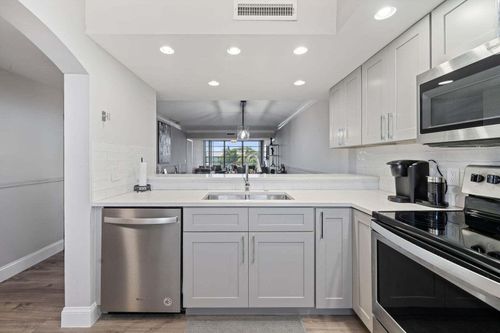 apt-405-3716 Whitehall Dr, West Palm Beach, FL, 33401-1061 | Card Image