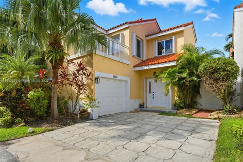 3625 Murano Dr, Hollywood, FL, 33021-1352 | Card Image