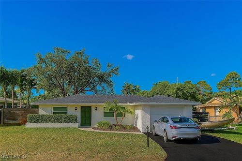 750 95th Ave N, Naples, FL, 34108-2457 | Card Image