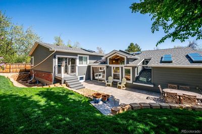 6995 S Kendall Boulevard, House other with 6 bedrooms, 3 bathrooms and 2 parking in Littleton CO | Image 2