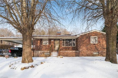 612 School Street, Walnut Cove, NC, 27052 | Card Image