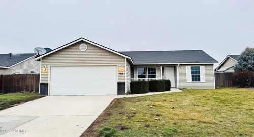 815 Jessica Ct, Grandview, WA, 98930-1655 | Card Image