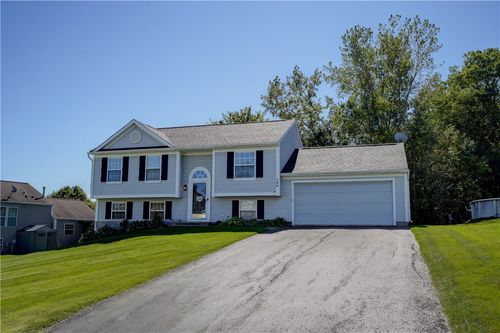586 Crows Nest Ln, Walworth, NY, 14502 | Card Image