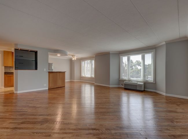 UNIT-222 - 1 Renaissance Pl, Condo with 2 bedrooms, 2 bathrooms and 2 parking in Palatine IL | Image 4