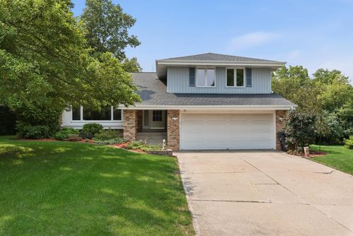 5377 S 48th Street, Greenfield, WI, 53220 | Card Image