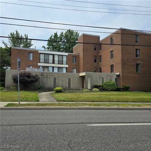 apt-208-2440 Noble Rd, Cleveland Heights, OH, 44121-2129 | Card Image