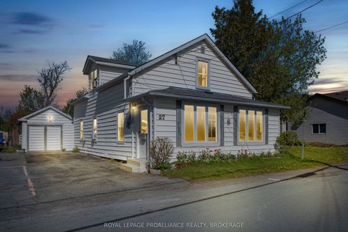 27 Centre St, Odessa, ON, K0H2H0 | Card Image