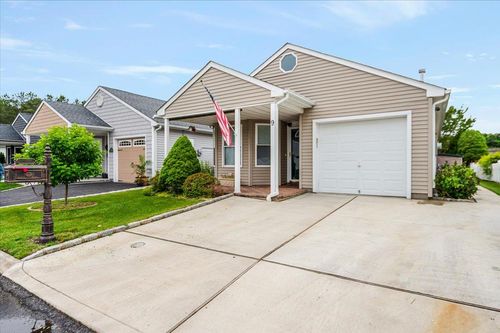 9 Orange Tree Ct, Manorville, NY, 11949-3504 | Card Image