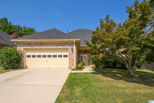 215 Beaver Crst, Pelham, AL, 35124-2662 | Card Image
