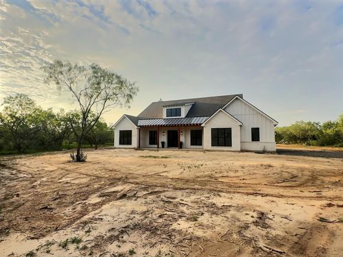 1186 Old Pearsall Rd, Jourdanton, TX, 78026 | Card Image