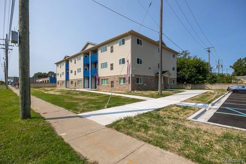 305-35410 Van Born Rd, Wayne, MI, 48184-2572 | Card Image