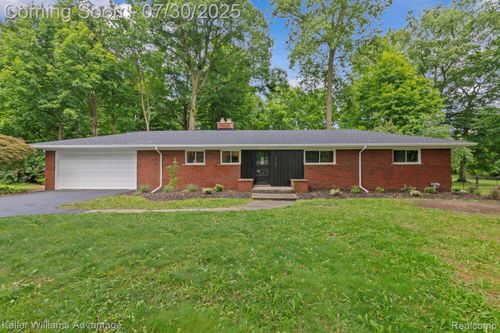 31651 Staman Cir, Farmington Hills, MI, 48336-1849 | Card Image