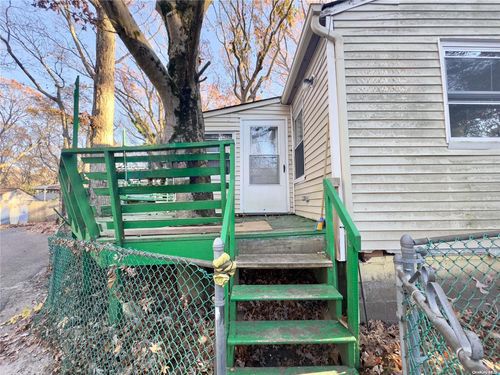 56 Woodcliff Trl, Baiting Hollow, NY, 11933-1250 | Card Image