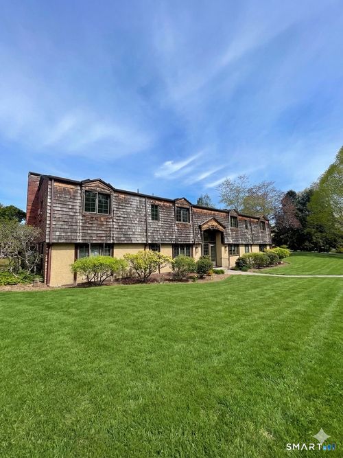 e8-85 River Road, Essex, CT, 06426 | Card Image