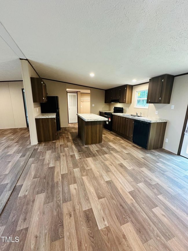 Kitchen with New Appliances | Image 10