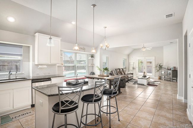 420 Bee Caves Cv, House other with 5 bedrooms, 3 bathrooms and null parking in Cibolo TX | Image 7