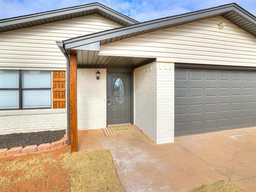 31 Hillcrest Dr, Chickasha, OK, 73018-6230 | Card Image