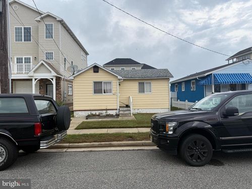407 W 19th Ave, WILDWOOD, NJ, 08260-2629 | Card Image