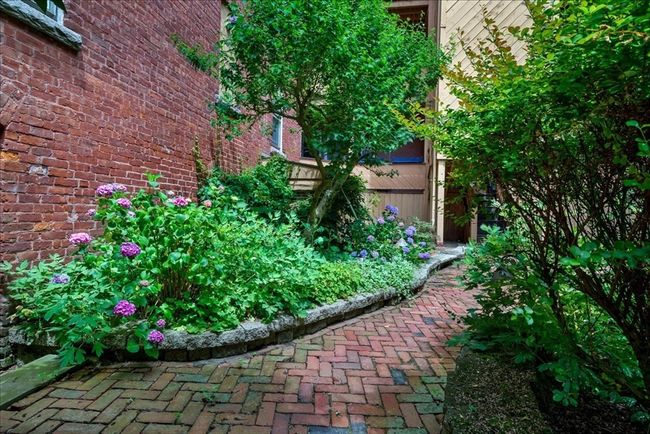 APT-6 - 6 Chatham Pl, Condo with 2 bedrooms, 1 bathrooms and 1 parking in Worcester MA | Image 26
