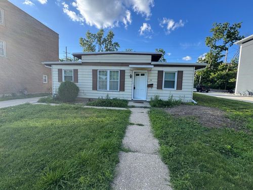 28 W Willow St, Lombard, IL, 60148-2549 | Card Image