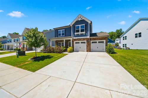 5041 Mooreland Oaks Way, Mount Holly, NC, 28120-1039 | Card Image