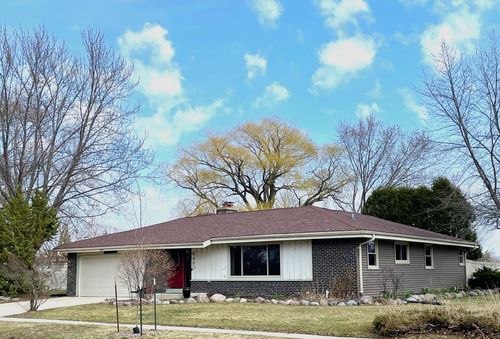 6490 S Crane Drive, Oak Creek, WI, 53154 | Card Image