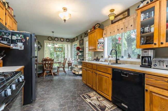 10945 Shaw Street, House other with 3 bedrooms, 3 bathrooms and 8 parking in Mission BC | Image 8