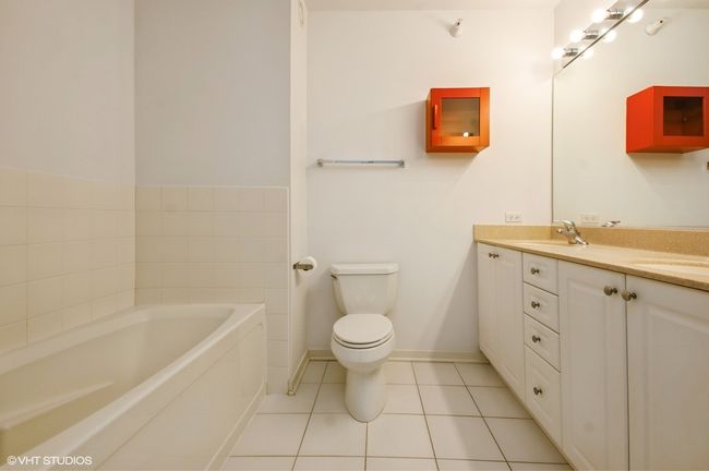 UNIT-1807 - 807 Davis St, Condo with 2 bedrooms, 2 bathrooms and 1 parking in Evanston IL | Image 9