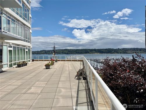 104-320 Washington Ave, Bremerton, WA, 98337-1864 | Card Image