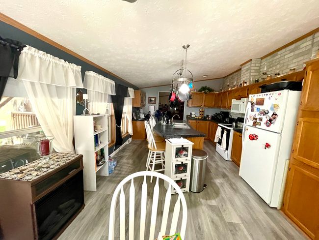 2135 Hillview Dr, Home with 3 bedrooms, 3 bathrooms and 2 parking in Princeton IL | Image 8