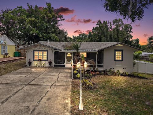 422 W 11th Ave, MOUNT DORA, FL, 32757-4218 | Card Image