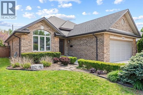 944 Thompson Blvd, Windsor, ON, N8S2G8 | Card Image