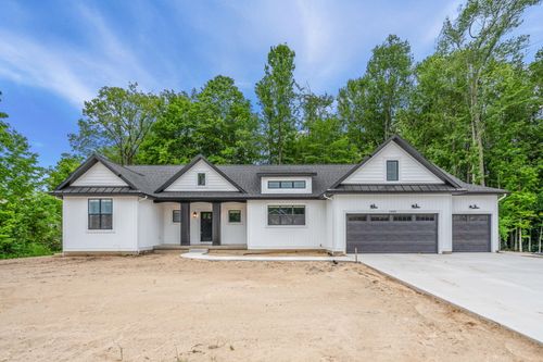 1999 Creekside Dr Sw, Byron Center, MI, 49315-7207 | Card Image