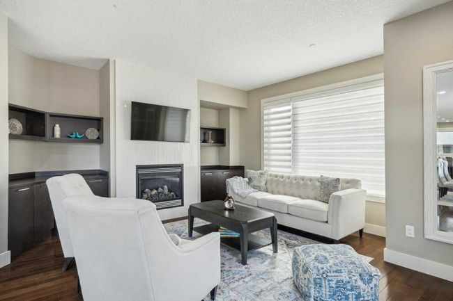 1721 44 Avenue Sw, Home with 4 bedrooms, 3 bathrooms and 2 parking in Calgary AB | Image 5