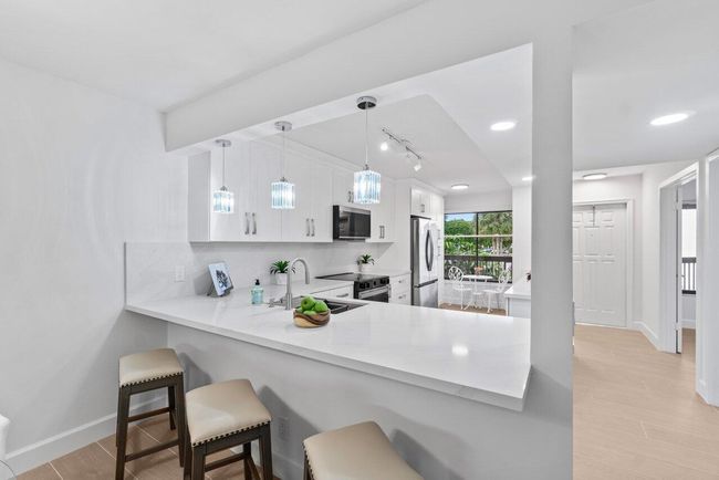 204 - 10092 Cedar Point 204 Boulevard, Condo with 2 bedrooms, 2 bathrooms and null parking in Boynton Beach FL | Image 10