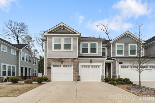 8032 Overmeadow Ln, Charlotte, NC, 28269-3890 | Card Image