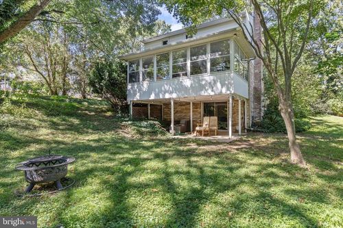 8 Redwood Pl, CAMP HILL, PA, 17011-8337 | Card Image