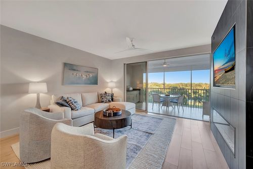 apt-303-7671 Pebble Creek Cir, NAPLES, FL, 34108-6580 | Card Image