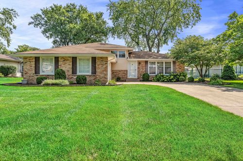 7629 Baimbridge Dr, Downers Grove, IL, 60516-4451 | Card Image
