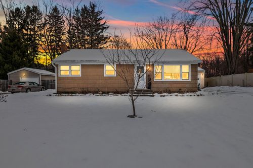 313 Michigan St, Concord, MI, 49237-9557 | Card Image