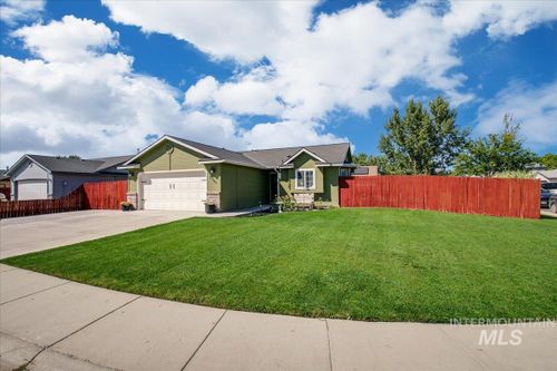 7701 Arlington Drive, Nampa, ID, 83687 | Card Image