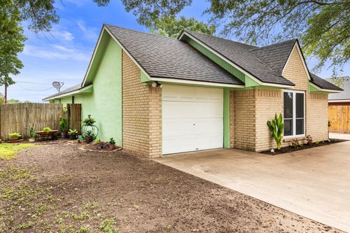 705 Cherry Dr, Groesbeck, TX, 76642-1147 | Card Image