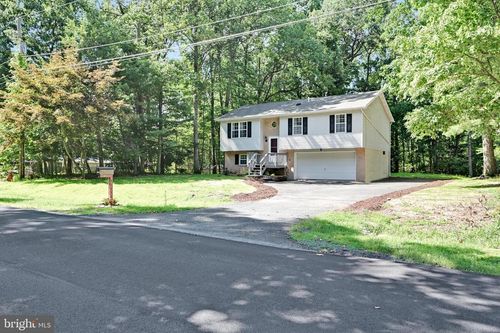 1800 Crazy Horse Dr, AUBURN, PA, 17922-9346 | Card Image